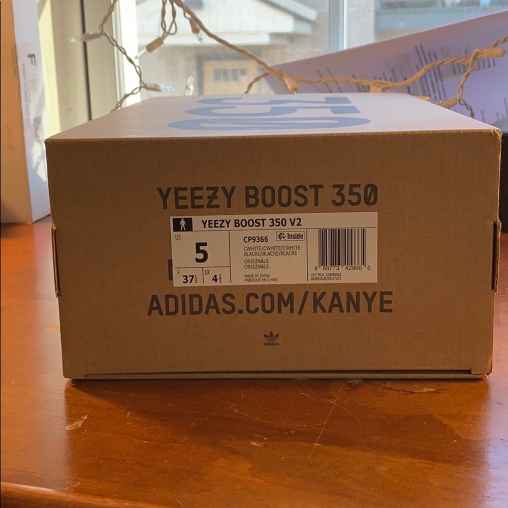 Adidas YEEZY Boost 350 V2